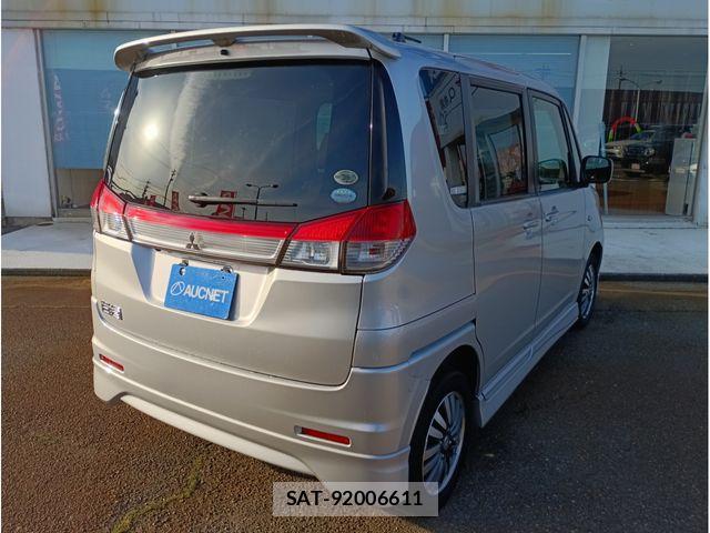 Mitsubishi DELICA 2011-12 6243455-1