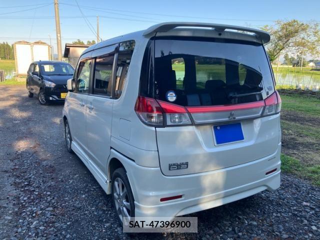 Mitsubishi DELICA 2013-08 7058270-11
