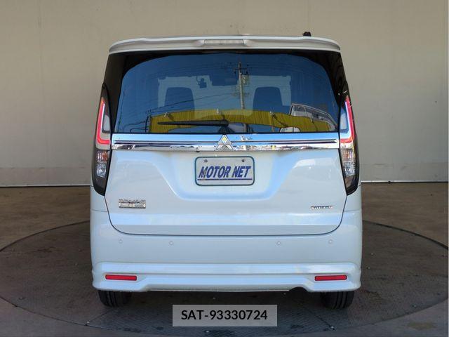 Mitsubishi DELICA 2022-12 7326700-17