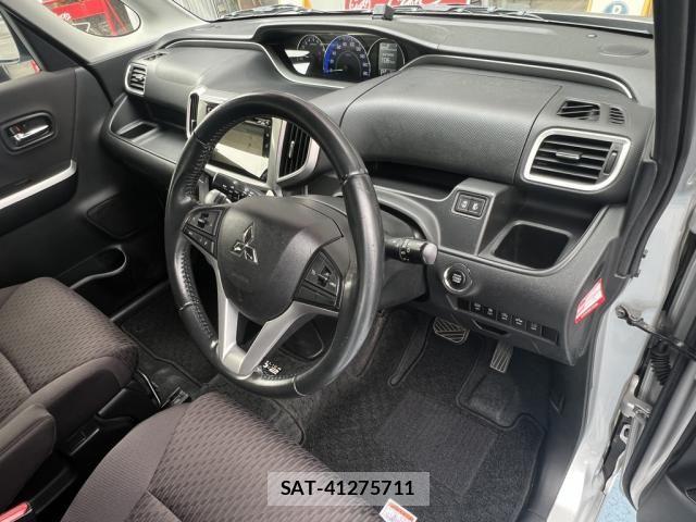 Mitsubishi DELICA 2017-06 7357533-18