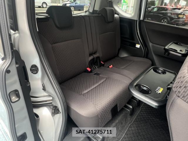 Mitsubishi DELICA 2017-06 7357533-25
