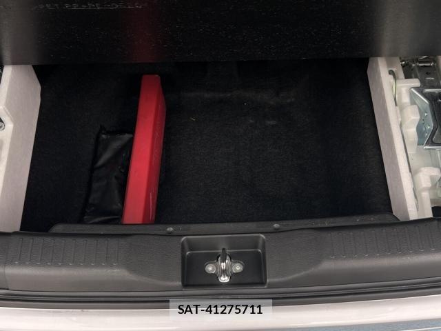 Mitsubishi DELICA 2017-06 7357533-27