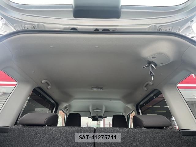 Mitsubishi DELICA 2017-06 7357533-28