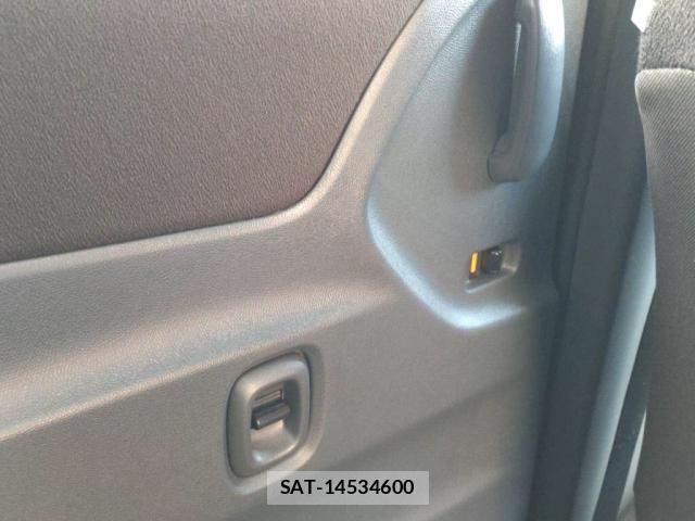 Mitsubishi DELICA 2013-05 7453964-22