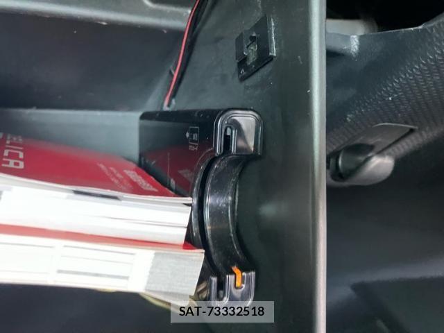 Mitsubishi DELICA 2011-07 7616188-17