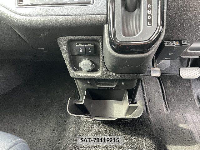 Mitsubishi DELICA 2023-12 7616183-23