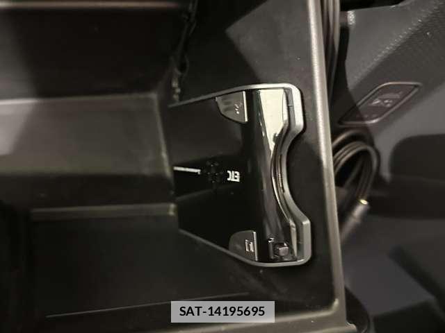 Mitsubishi DELICA 2013-03 7961205-25