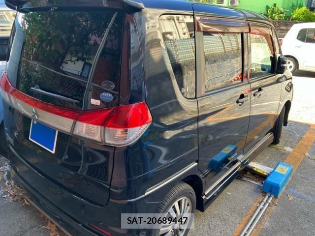 Mitsubishi DELICA 2011-10 8158306-3
