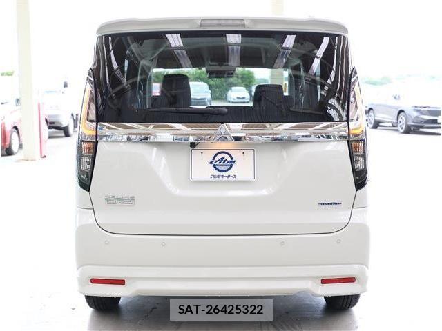 Mitsubishi DELICA 2024-05 8207284-23