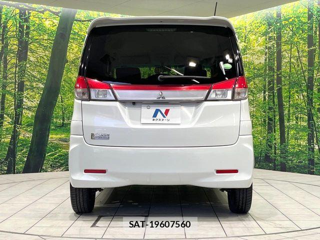 Mitsubishi DELICA 2014-09 8207286-14