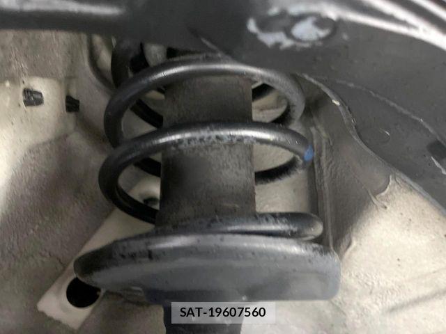 Mitsubishi DELICA 2014-09 8207286-19