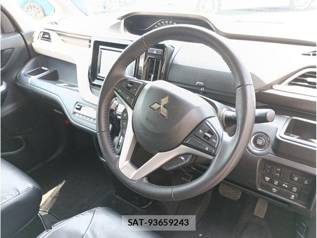 Mitsubishi DELICA 2024-03 8207285-11