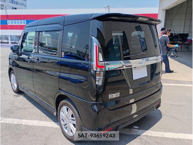 Mitsubishi DELICA 2024-03 8207285-4