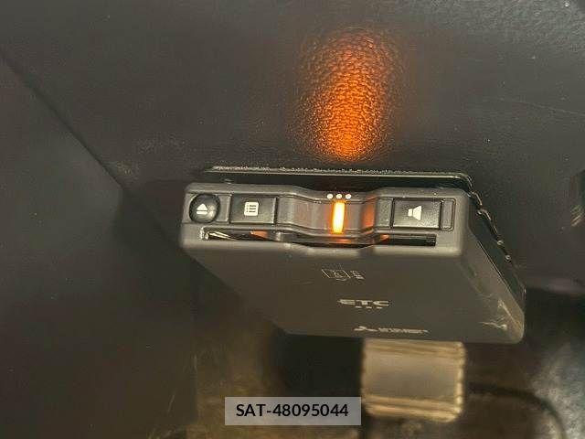 Mitsubishi DELICA 2023-12 8245040-9