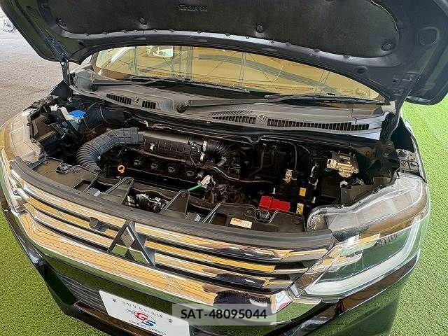 Mitsubishi DELICA 2023-12 8245040-13