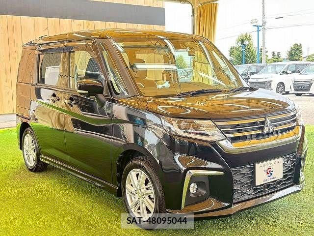 Mitsubishi DELICA 2023-12 8245040-15