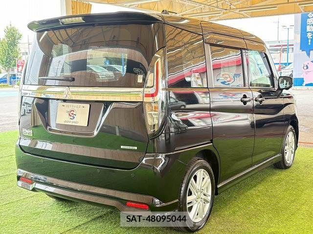 Mitsubishi DELICA 2023-12 8245040-16