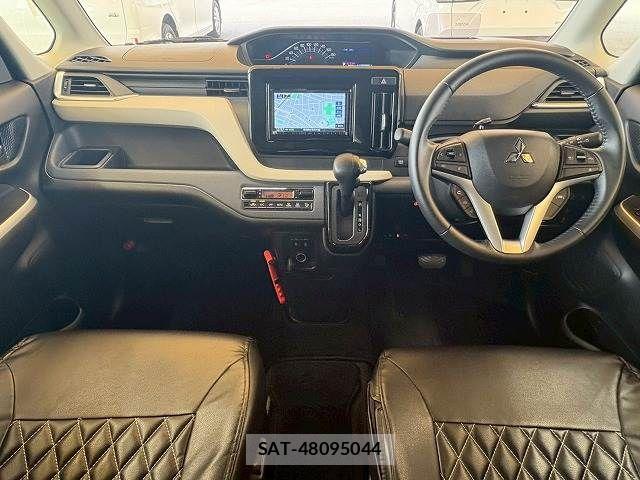 Mitsubishi DELICA 2023-12 8245040-1