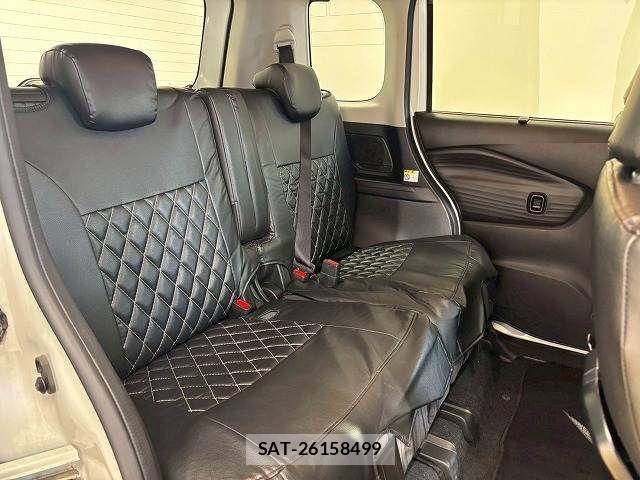 Mitsubishi DELICA 2023-12 8245042-11