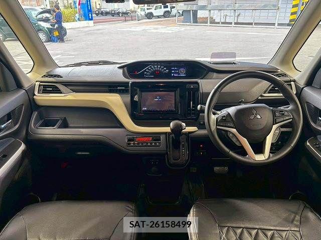 Mitsubishi DELICA 2023-12 8245042-2