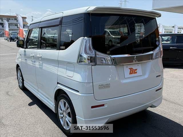 Mitsubishi DELICA 2017-09 8335580-12