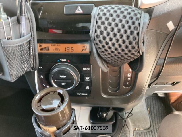 Mitsubishi DELICA 2011-11 8335581-10