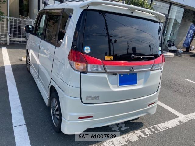 Mitsubishi DELICA 2011-11 8335581-3