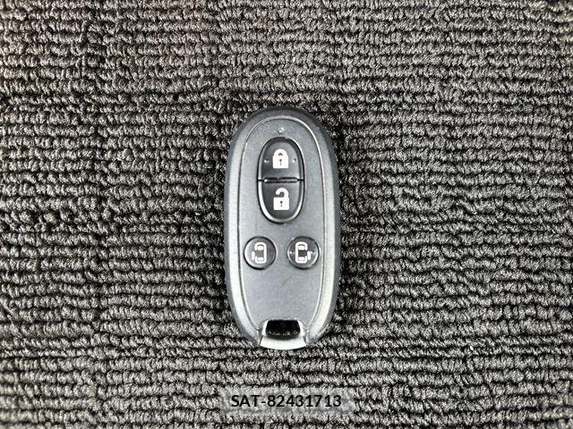 Mitsubishi DELICA 2019-01 8335582-28