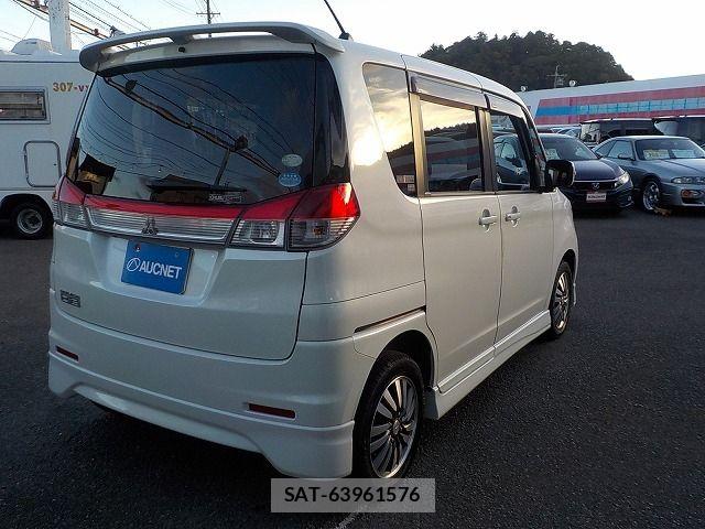 Mitsubishi DELICA 2011-04 8365582-5