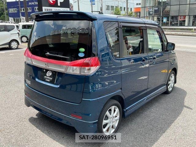 Mitsubishi DELICA 2012-06 8365581-18