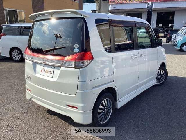 Mitsubishi DELICA 2011-07 8365584-10