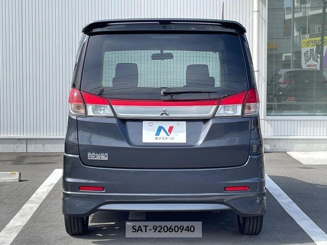 Mitsubishi DELICA 2013-02 8524372-13