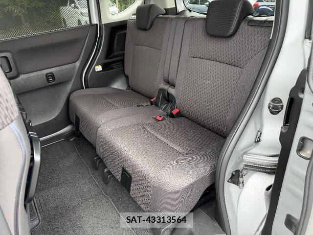 Mitsubishi DELICA 2018-01 8626490-16