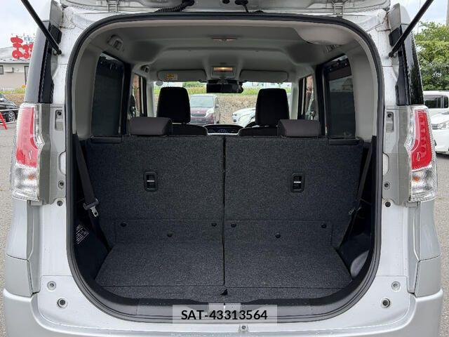 Mitsubishi DELICA 2018-01 8626490-17