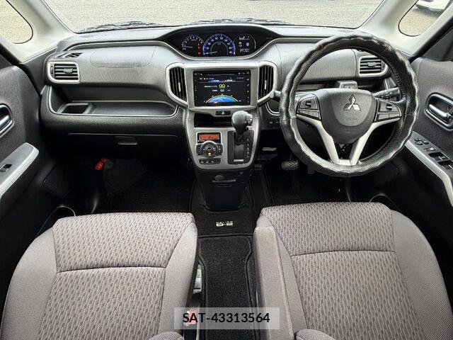 Mitsubishi DELICA 2018-01 8626490-4
