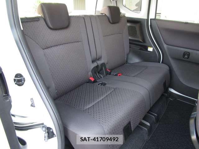 Mitsubishi DELICA 2017-09 8666059-11