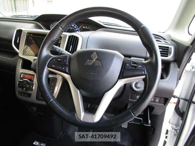 Mitsubishi DELICA 2017-09 8666059-14