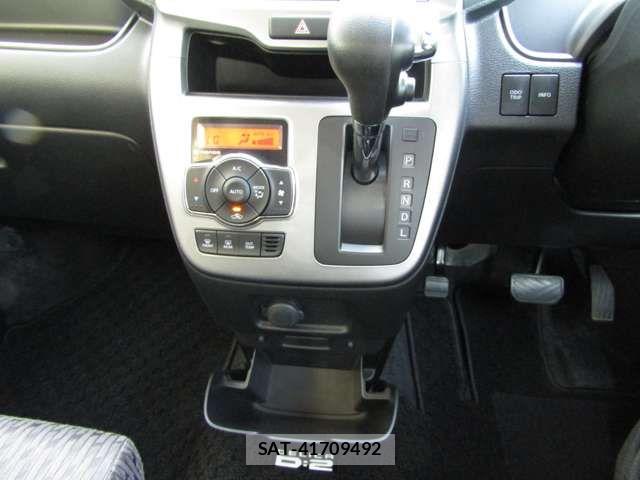Mitsubishi DELICA 2017-09 8666059-15