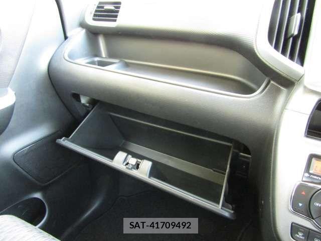Mitsubishi DELICA 2017-09 8666059-17