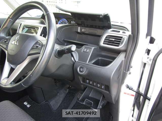 Mitsubishi DELICA 2017-09 8666059-18