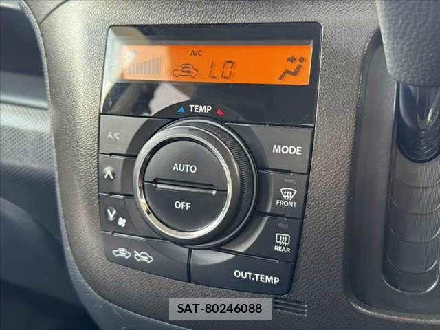 Mitsubishi DELICA 2013-02 8666061-26