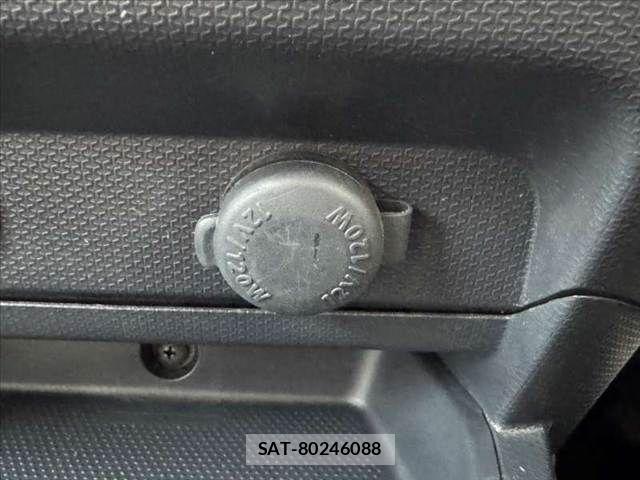 Mitsubishi DELICA 2013-02 8666061-28