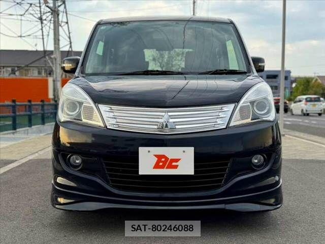 Mitsubishi DELICA 2013-02 8666061-8