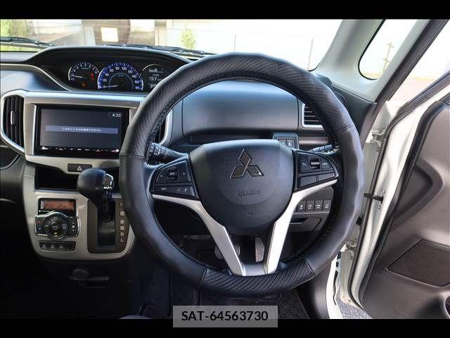 Mitsubishi DELICA 2017-12 8828703-29