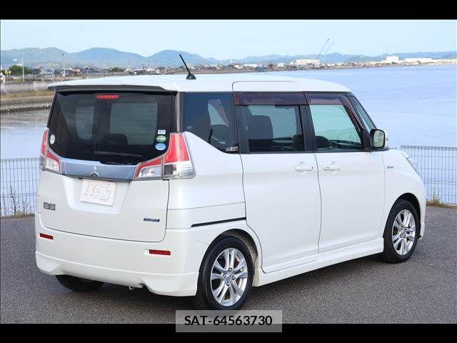 Mitsubishi DELICA 2017-12 8828703-7