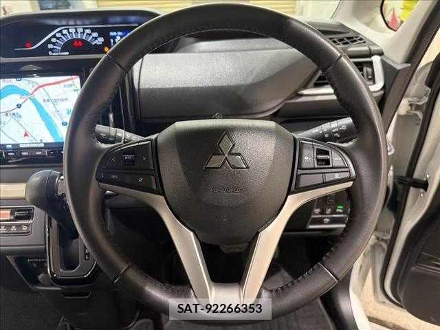 Mitsubishi DELICA 2022-11 8870820-11