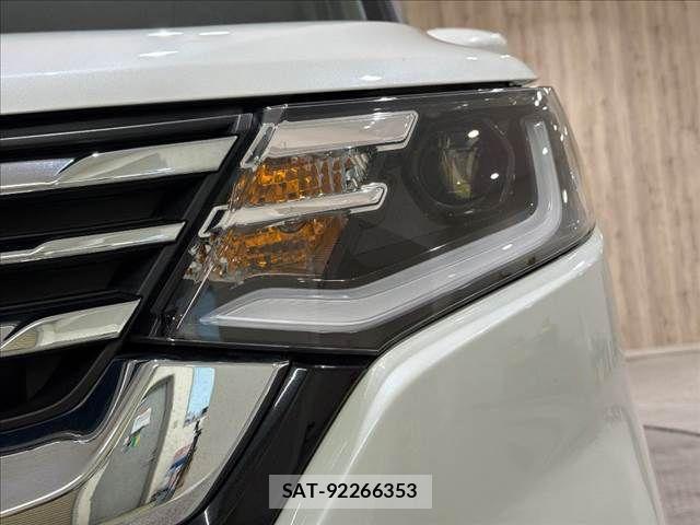 Mitsubishi DELICA 2022-11 8870820-23