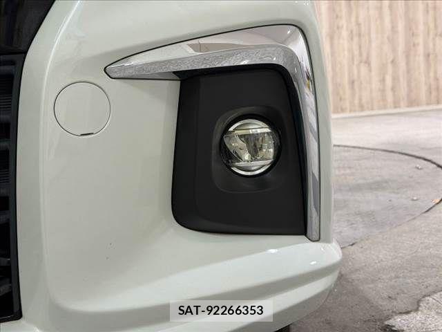 Mitsubishi DELICA 2022-11 8870820-25