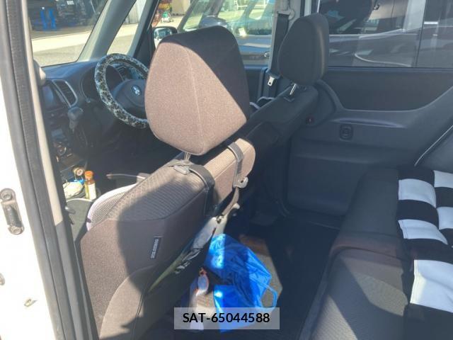 Mitsubishi DELICA 2011-11 8883521-11