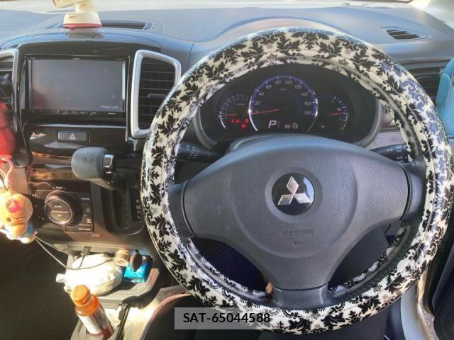 Mitsubishi DELICA 2011-11 8883521-14